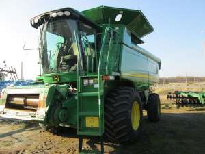 John Deere 9760 STS - 132 000 USD