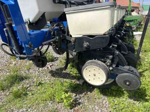 Kinze 3000, 8 , / 49000$