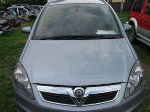 Opel Zafira B     - 