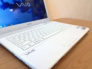 SONY VAIO VPCEB1M1R 2      