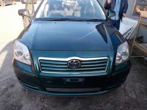 Toyota Avensis     - 