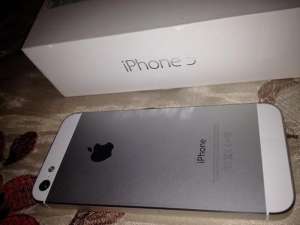 unlocked iphone 5 64gb- $ 600