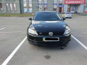 Volkswagen jetta'12. - 