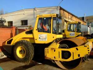 Аренда грунтового катка JCB VM132D. Вес 14т.