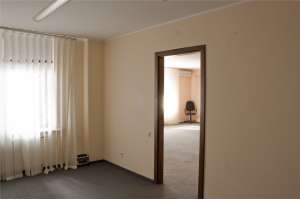 Аренда офиса 100м.кв. на ул.Герцена, н.ф. , от собственника, ст.м. Лукьяновская - объявление