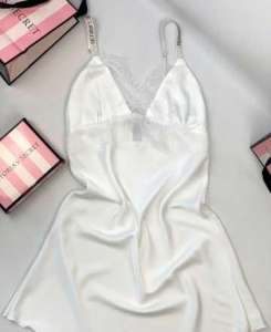 Атласный белый пеньюар ночнушка с кружевом Victoria s Secret - объявление