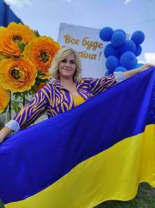 Ведуча свят + музика - объявление