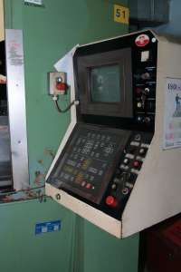 Вертикальний фрезерний обробний центр AXA VSC-2-800