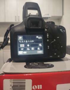 Дзеркальний фотоапарат Canon Eos 4000d - оголошення