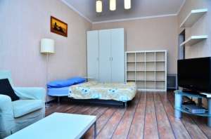 Киев посуточно 1-к. кв. Центр, ул. Золотоворотская 2А. Евроремонт.