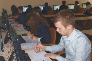Компании требуются сотрудники удалённо на подработку или постоянную работу. - объявление