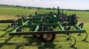 Культиватор John Deer 960 ширина захвата 6,7 м.