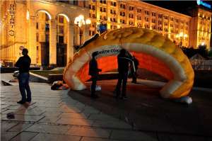 Надувная палатка Иглу Igloo inflatable tent украинского производства