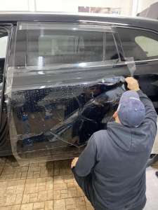 Обклеювання авто плівкою, тонування, полірування, хімчистка