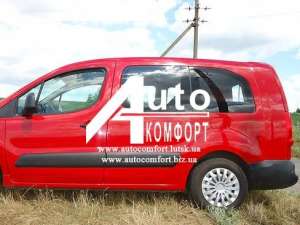 Передний салон, левое окно на автомобиль Peugeot Partner, Citroën Berlingo 08- - объявление
