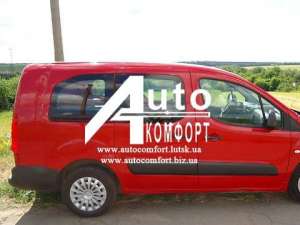 Передний салон, правое окно на автомобиль Peugeot Partner, Citroën Berlingo 08- - объявление