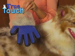 Перчатка для вычесывания шерсти кошек и собак True Touch - оголошення