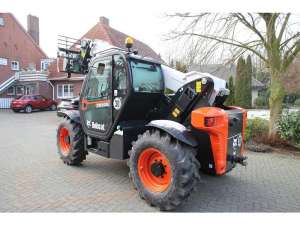 Погрузчик. Телескопический погрузчик Bobcat T 35105 L 3B.