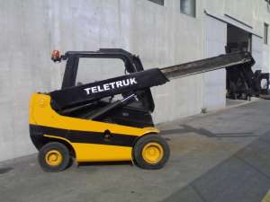 Погрузчики в Одессе. Продам погрузчик телескопический JCB TLT25D - оголошення