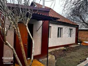 Полдома со всеми коммуникациями.Косметический ремонт. - объявление