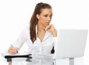 Приглашаем на работу администратором девушку до 35 лет - объявление