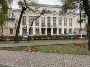 Продажа трехэтажного бизнес-центра в г. Каменское улица Свободы, 2 - объявление