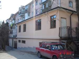 Продам 2к. квартиру + пристройка, общ. 160 кв.м., 2/5 эт под мини-отель - оголошення