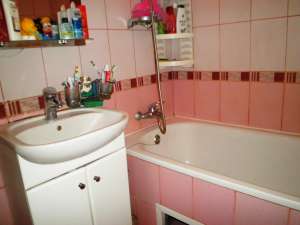 Продам 3-кімнатну квартиру з хорошим ремонтом в м.Черкаси 067-936-85-95
