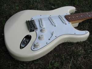 Продам Fender Standard Stratocaster MIM (2000) - оголошення