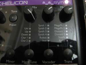 Продам вокальный процессор TC HELICON VOICETONE SYNTH