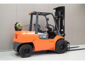 Продам газовый погрузчик Toyota 02-7FG40 (№646) - оголошення