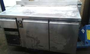 Продам двухдверный холодильный стол бу Zanussi для ресторана - объявление