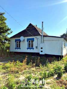 Продам кирпичный дом в центре села Пищики. - объявление