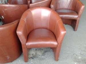 Продам коричневые мягкие кресла бу - оголошення