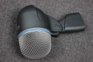 Продам микрофон для большого барабана SHURE BETA 52A