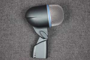 Продам микрофон для большого барабана SHURE BETA 52A