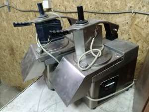 Продам овощерезку Robot Coupe CL50 380В б/у в связи с закрытием ресторана! - оголошення