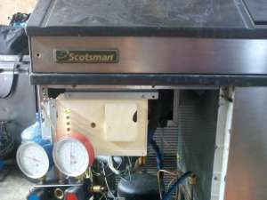 Продам срочно льдогенератор Scotsman бу
