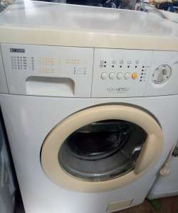 Продам стиральную машину автомат ZANUSSI 2000 грн. 095-182-17-50. Чистокровная итальянка. Европейское качество и добротность. - объявление