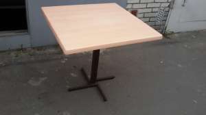 Продам столы светлокоричневые бу