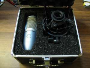 Продам студийный конденсаторный микрофон AKG Perception 220 - объявление