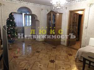Продам четырехкомнатную квартиру Ак. Королева / Левитана - объявление