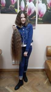 Продать волосы в Кривом Роге дорого от 35 см .Стрижка в подарок.