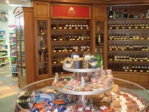 Продуктовый магазин на Констанди 46. Одесса - оголошення