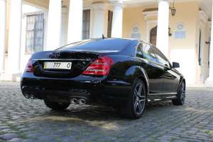 Прокат свадебного автомобиля Mercedes w221 amg в Житомире