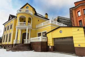 Резиденция в центре Киева рядом со входом в Ботанический сад. - объявление