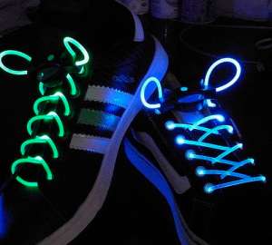 Светящийся шнурки, купить неоновые LED шнурки, светящиеся шнурки.