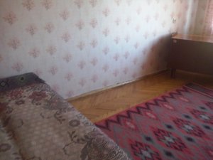 Сдам комнату для одной девушки по ул.Наумова 37, Академгородок, Святошинский р-н. - объявление