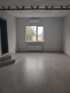 Сдам офис 130 квадратов м. Академгородок - оголошення