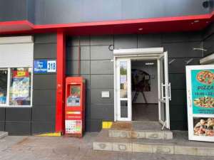 Сдам помещение 24 кв.м в торговом комплексе на Роганском ж/м. - объявление
